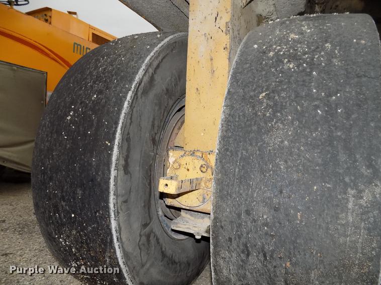 image for item DC4841 Michigan RW140 pneumatic roller