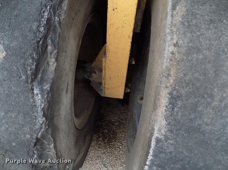 image for item DC4841 Michigan RW140 pneumatic roller