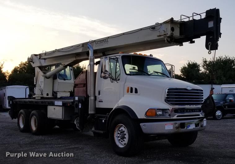 image for item DC4842 2001 Sterling L9500 crane truck