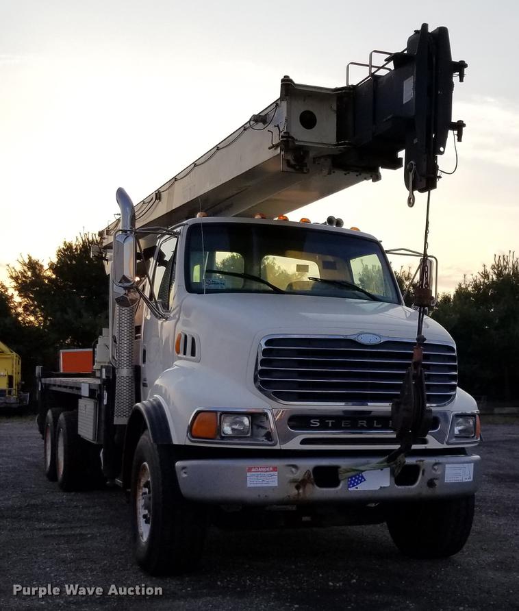image for item DC4842 2001 Sterling L9500 crane truck