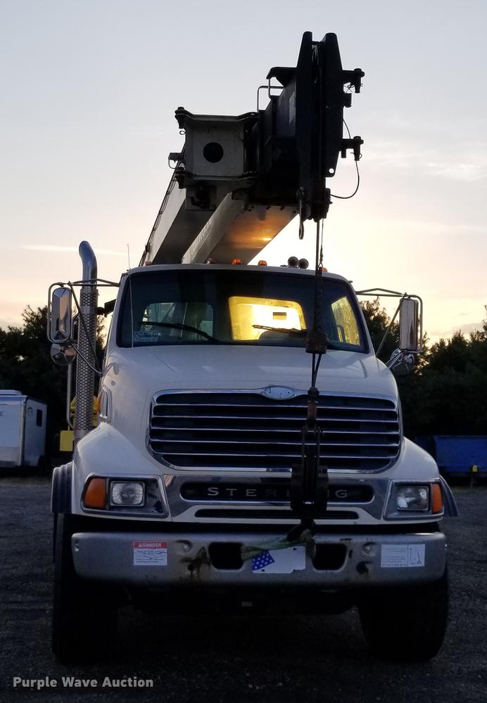 image for item DC4842 2001 Sterling L9500 crane truck