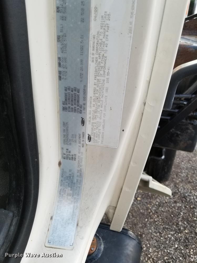 image for item DC4842 2001 Sterling L9500 crane truck