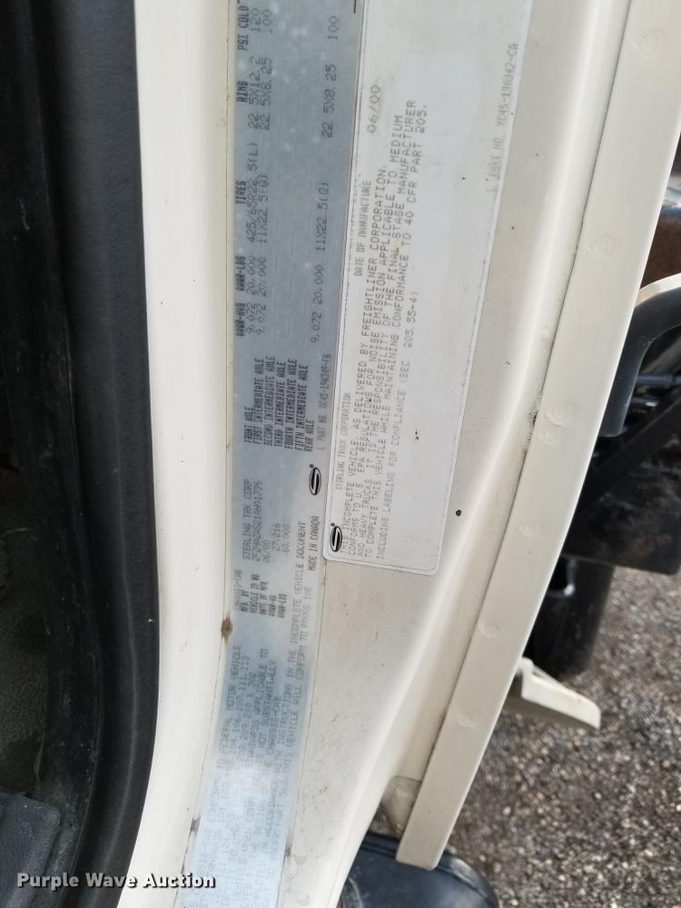 image for item DC4842 2001 Sterling L9500 crane truck