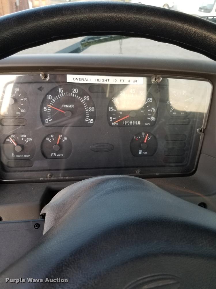 image for item DC4842 2001 Sterling L9500 crane truck