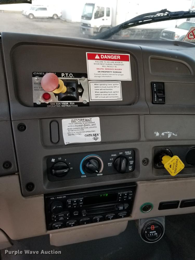 image for item DC4842 2001 Sterling L9500 crane truck