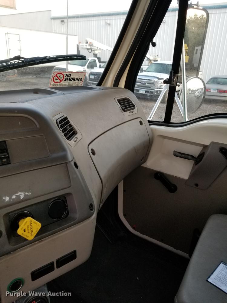 image for item DC4842 2001 Sterling L9500 crane truck