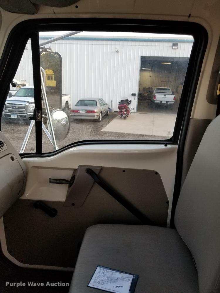 image for item DC4842 2001 Sterling L9500 crane truck