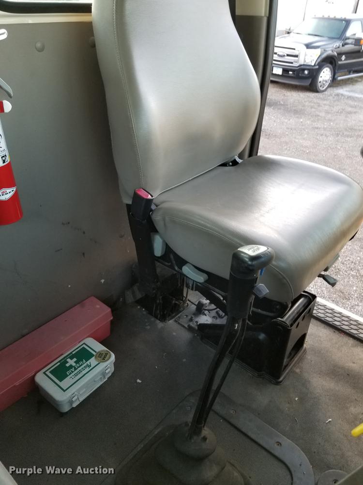 image for item DC4842 2001 Sterling L9500 crane truck