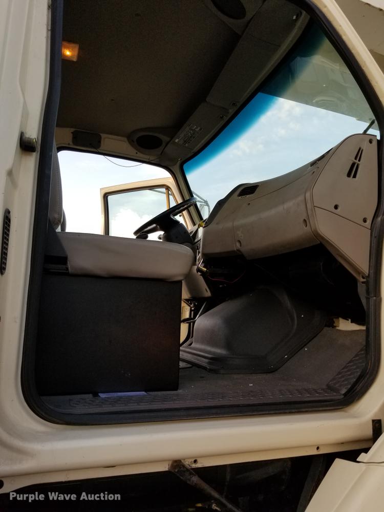 image for item DC4842 2001 Sterling L9500 crane truck