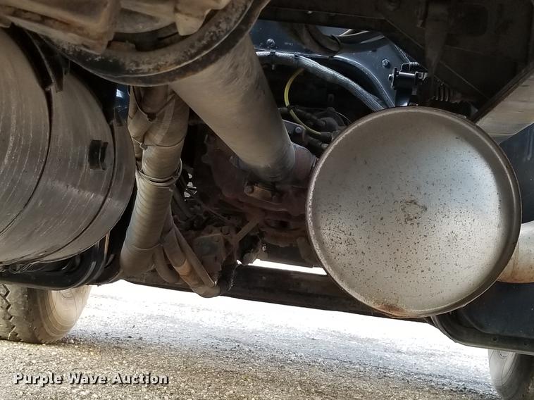 image for item DC4842 2001 Sterling L9500 crane truck