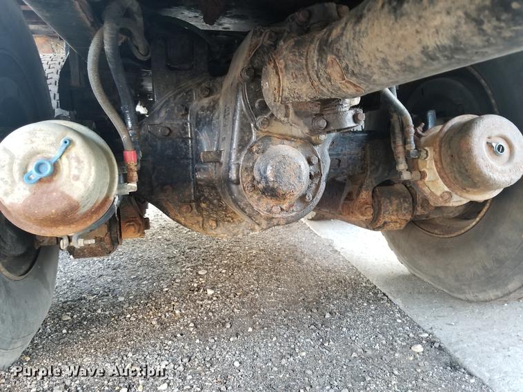 image for item DC4842 2001 Sterling L9500 crane truck