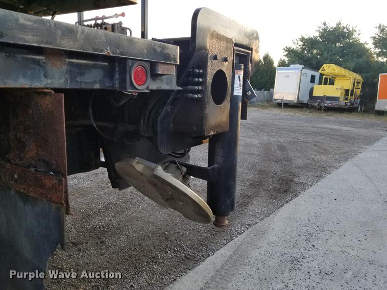 image for item DC4842 2001 Sterling L9500 crane truck