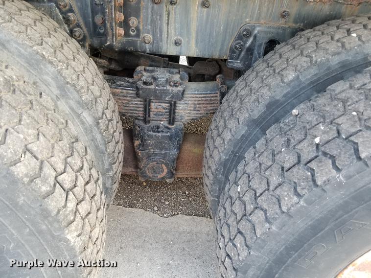 image for item DC4842 2001 Sterling L9500 crane truck