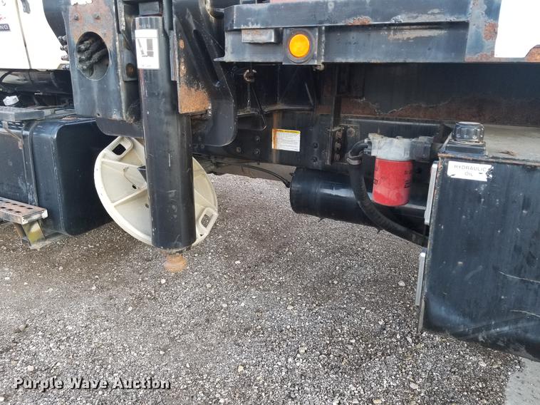 image for item DC4842 2001 Sterling L9500 crane truck