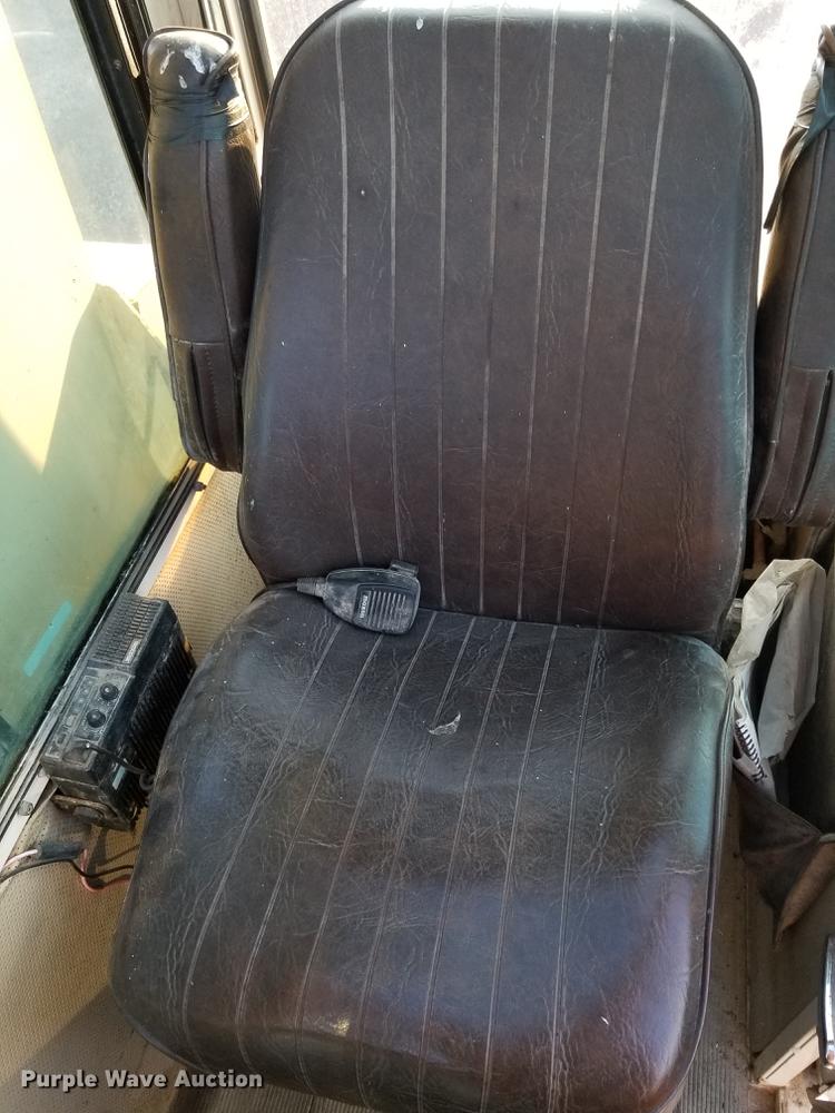 image for item DC4842 2001 Sterling L9500 crane truck