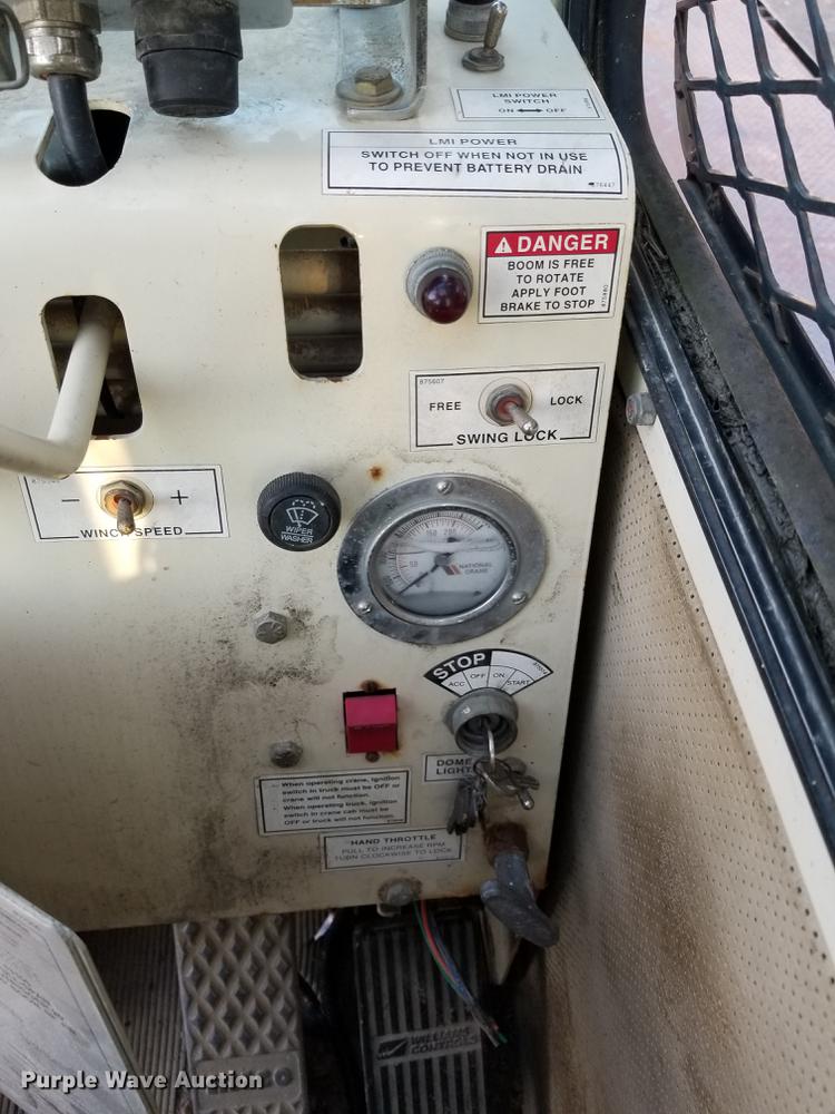 image for item DC4842 2001 Sterling L9500 crane truck