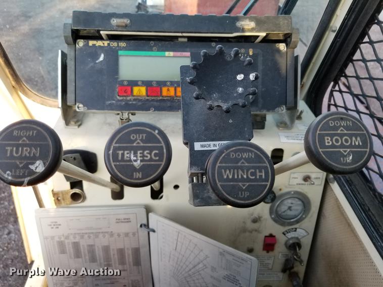 image for item DC4842 2001 Sterling L9500 crane truck