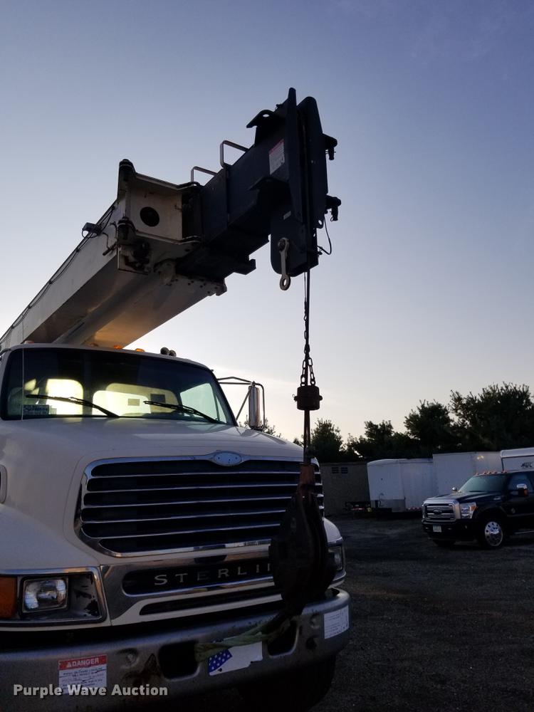 image for item DC4842 2001 Sterling L9500 crane truck