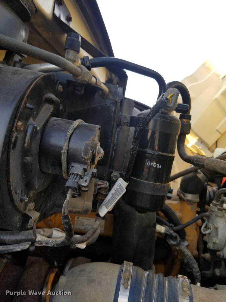 image for item DC4842 2001 Sterling L9500 crane truck