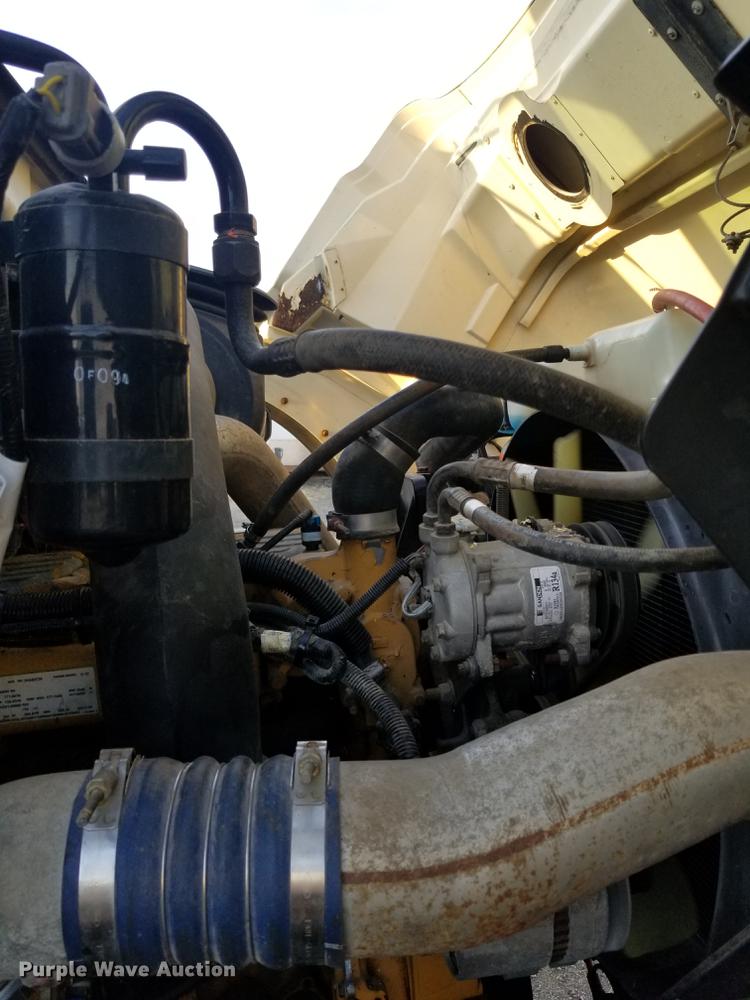 image for item DC4842 2001 Sterling L9500 crane truck