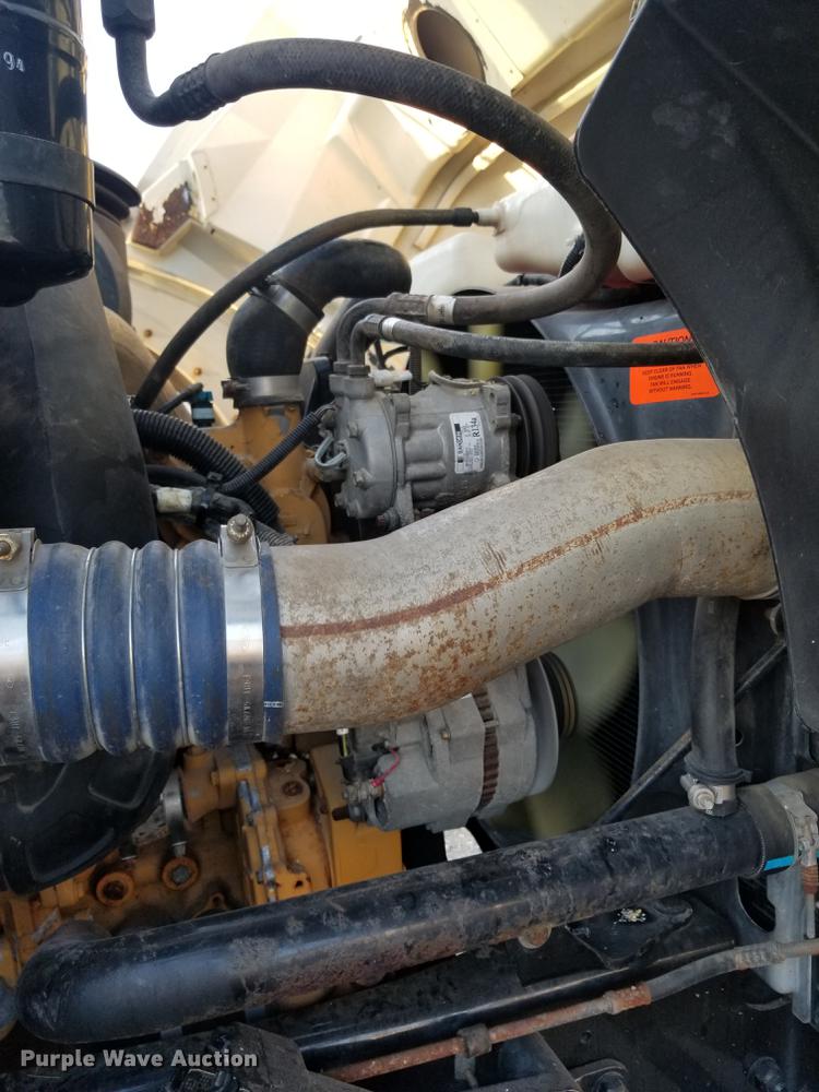 image for item DC4842 2001 Sterling L9500 crane truck