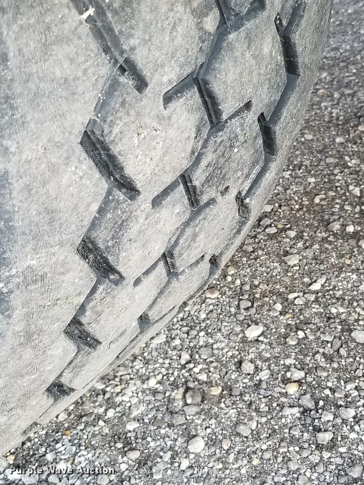 image for item DC4842 2001 Sterling L9500 crane truck