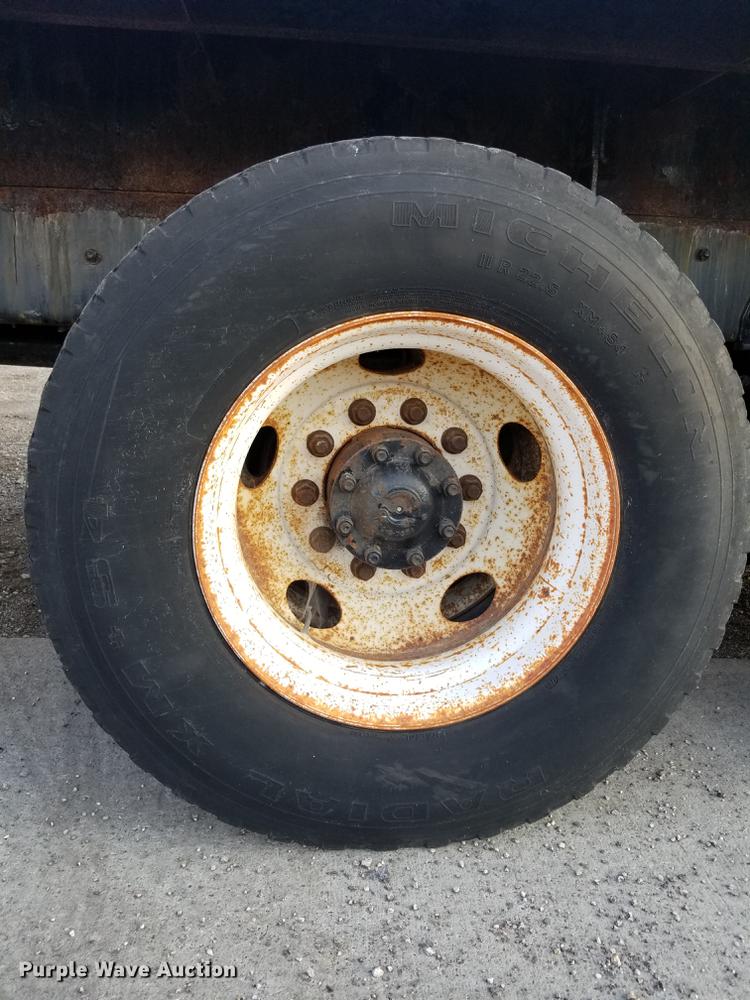 image for item DC4842 2001 Sterling L9500 crane truck