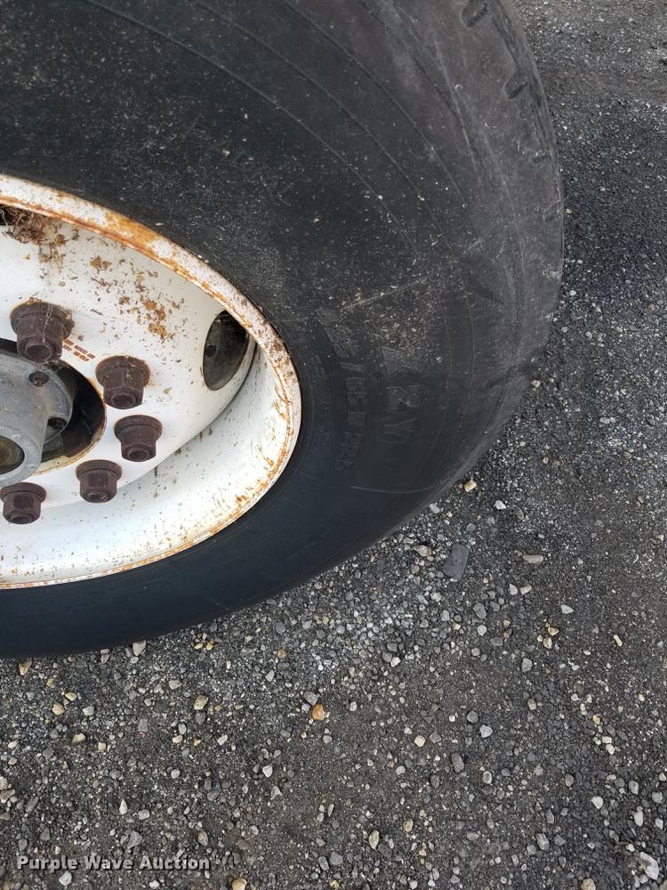 image for item DC4842 2001 Sterling L9500 crane truck