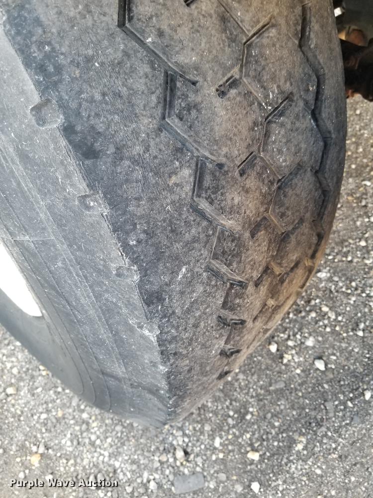 image for item DC4842 2001 Sterling L9500 crane truck