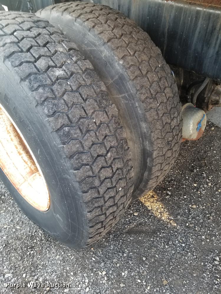 image for item DC4842 2001 Sterling L9500 crane truck