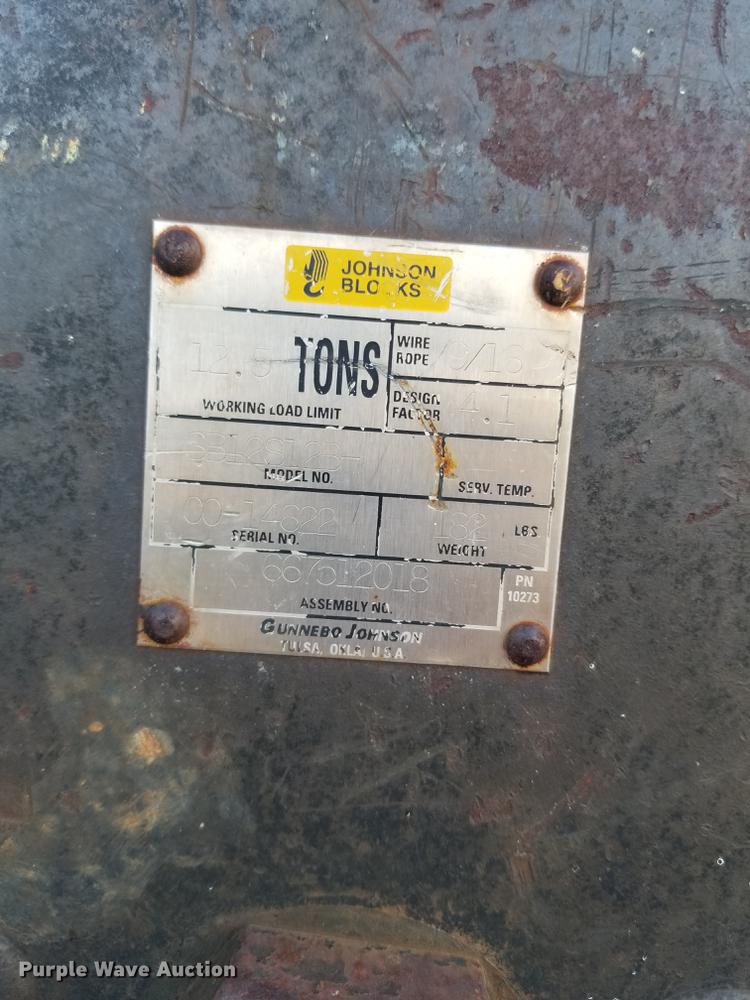 image for item DC4842 2001 Sterling L9500 crane truck