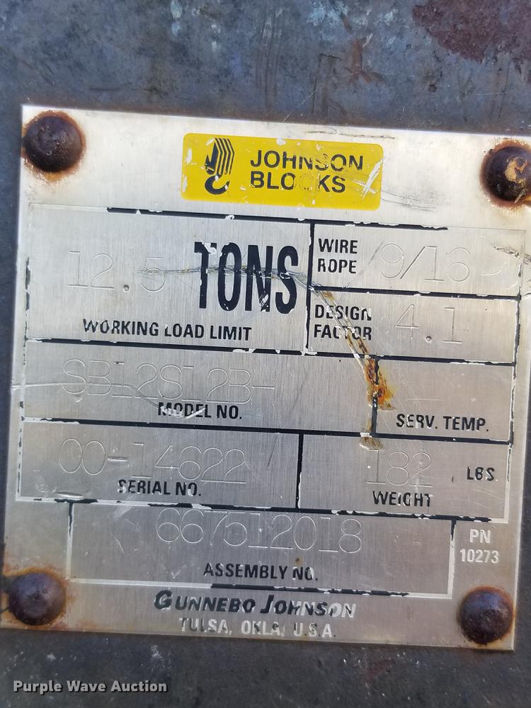 image for item DC4842 2001 Sterling L9500 crane truck