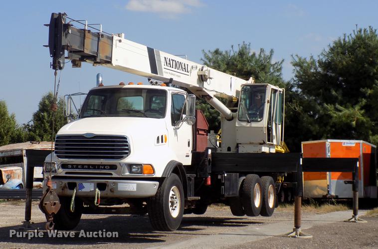 image for item DC4842 2001 Sterling L9500 crane truck