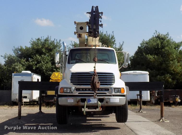 image for item DC4842 2001 Sterling L9500 crane truck