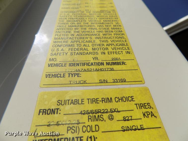 image for item DC4842 2001 Sterling L9500 crane truck