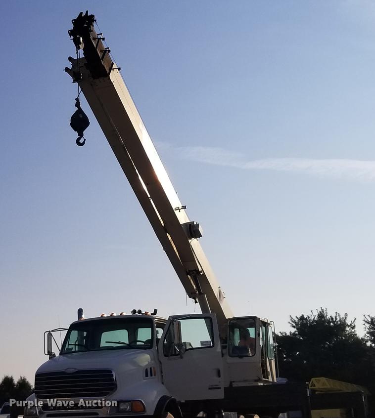 image for item DC4842 2001 Sterling L9500 crane truck