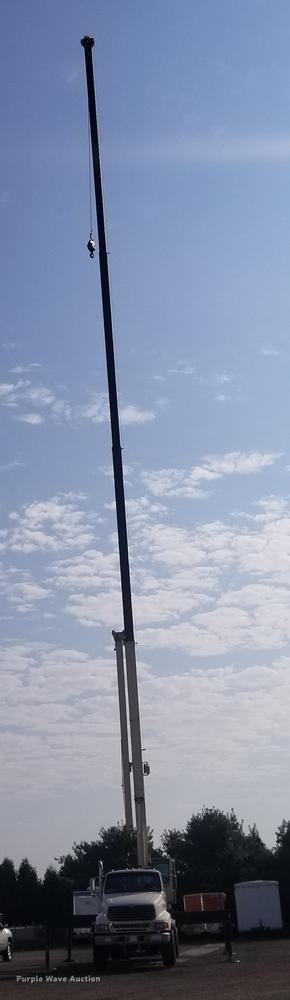 image for item DC4842 2001 Sterling L9500 crane truck