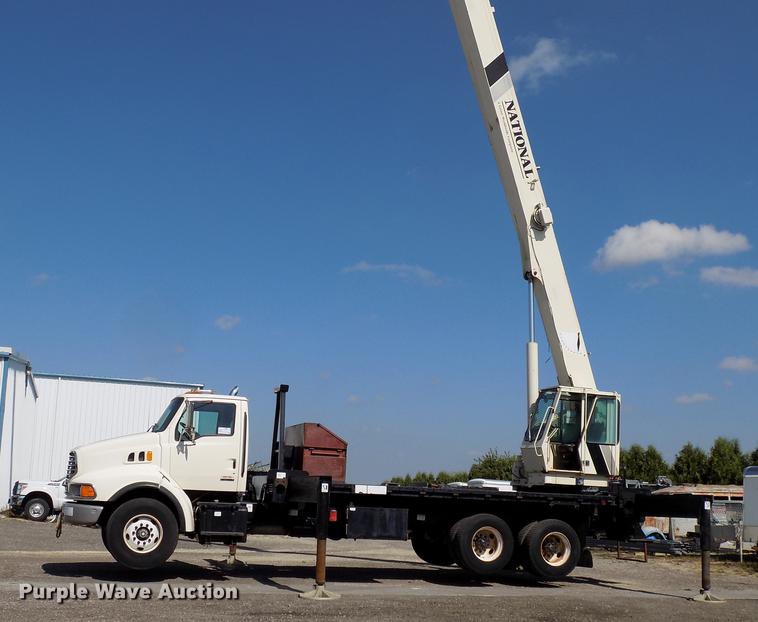 image for item DC4842 2001 Sterling L9500 crane truck