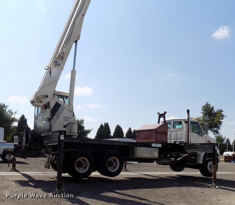 image for item DC4842 2001 Sterling L9500 crane truck