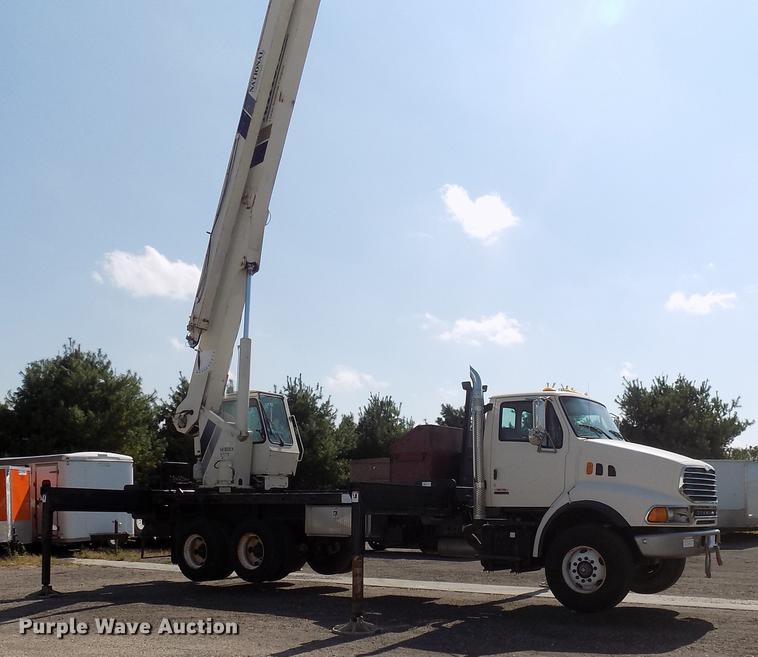 image for item DC4842 2001 Sterling L9500 crane truck