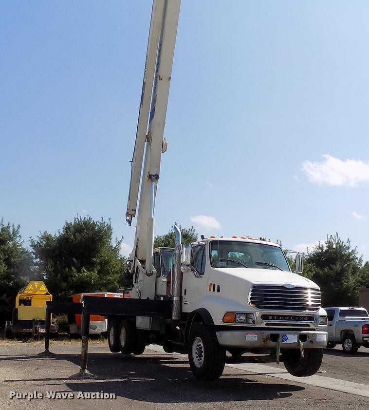 image for item DC4842 2001 Sterling L9500 crane truck