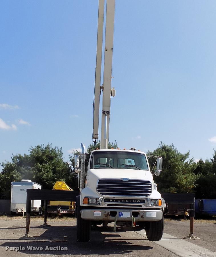 image for item DC4842 2001 Sterling L9500 crane truck
