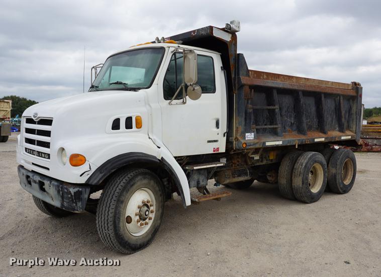 image for item DC5268 2001 Sterling L7500 dump truck