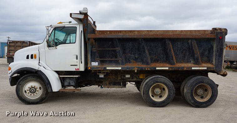 image for item DC5268 2001 Sterling L7500 dump truck