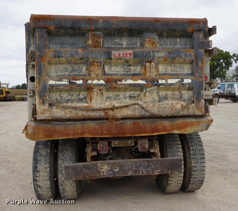 image for item DC5268 2001 Sterling L7500 dump truck