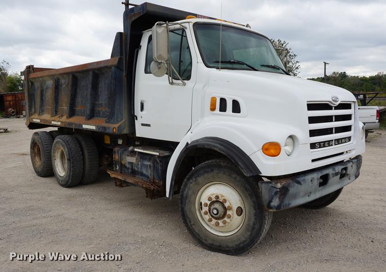 image for item DC5268 2001 Sterling L7500 dump truck