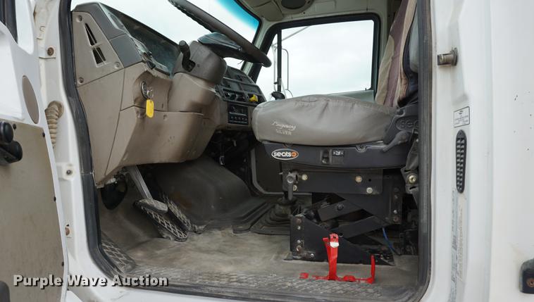 image for item DC5268 2001 Sterling L7500 dump truck