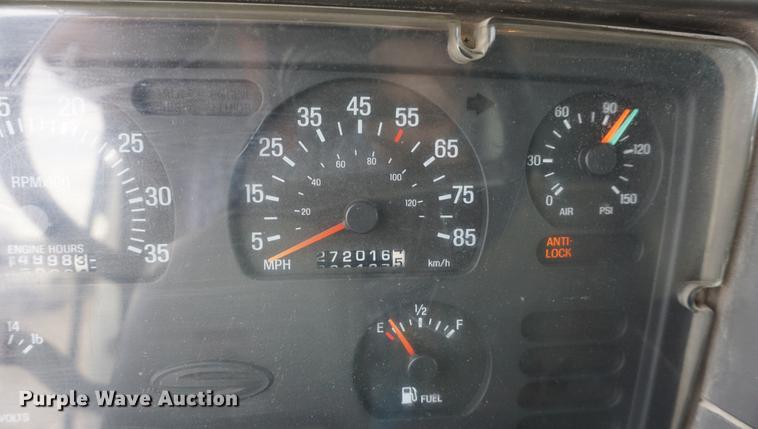 image for item DC5268 2001 Sterling L7500 dump truck