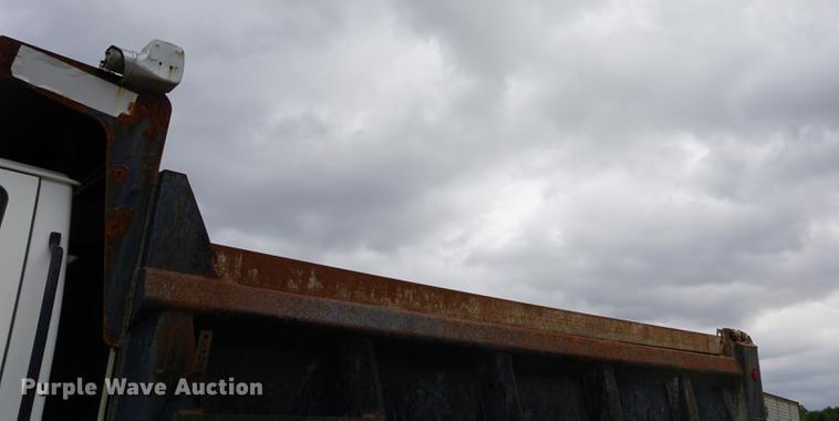 image for item DC5268 2001 Sterling L7500 dump truck