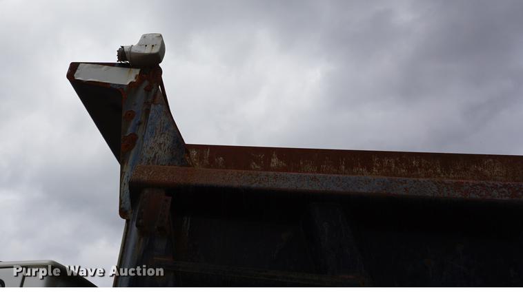 image for item DC5268 2001 Sterling L7500 dump truck